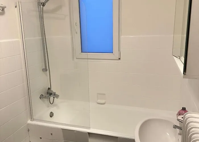 Wilhelmshoehe Nahe Ice Bhf Und Weltkulturerbe Park *